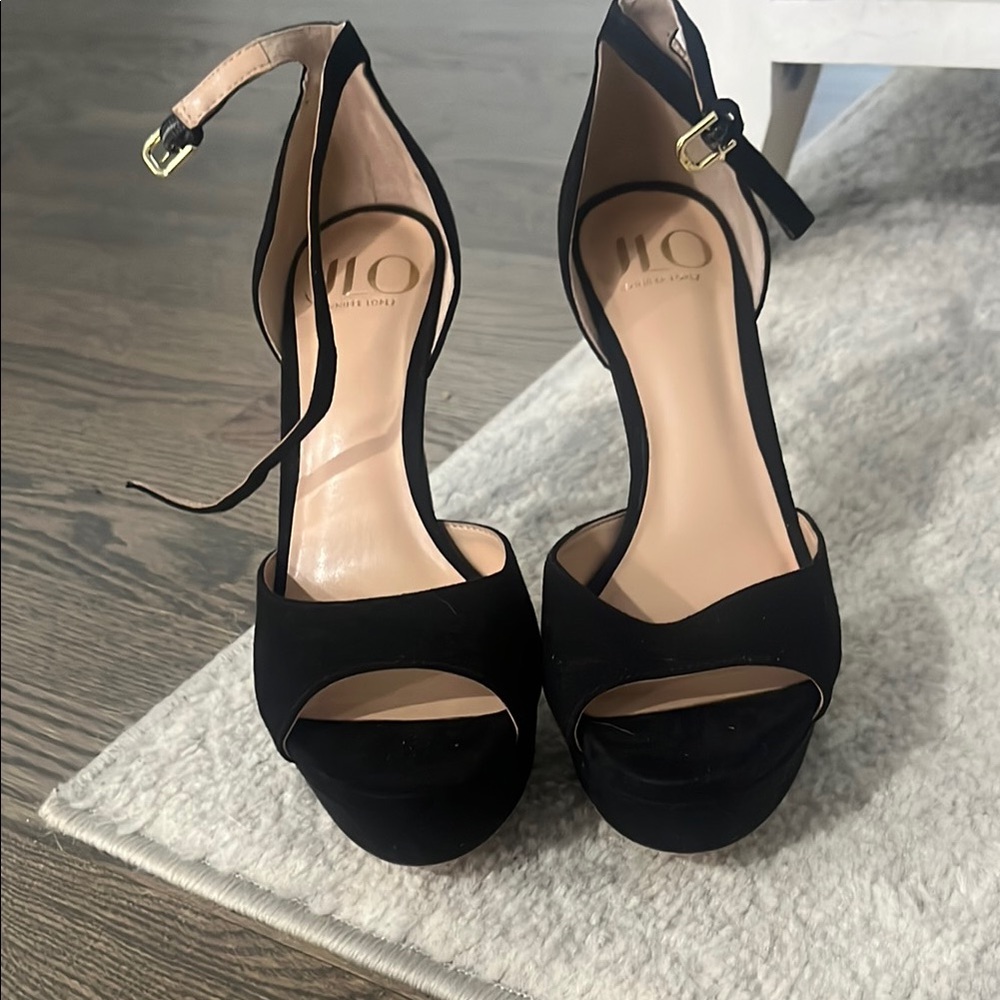 Jennifer Lopez Black Peep-Toe Heels - Picture 3 of 4
